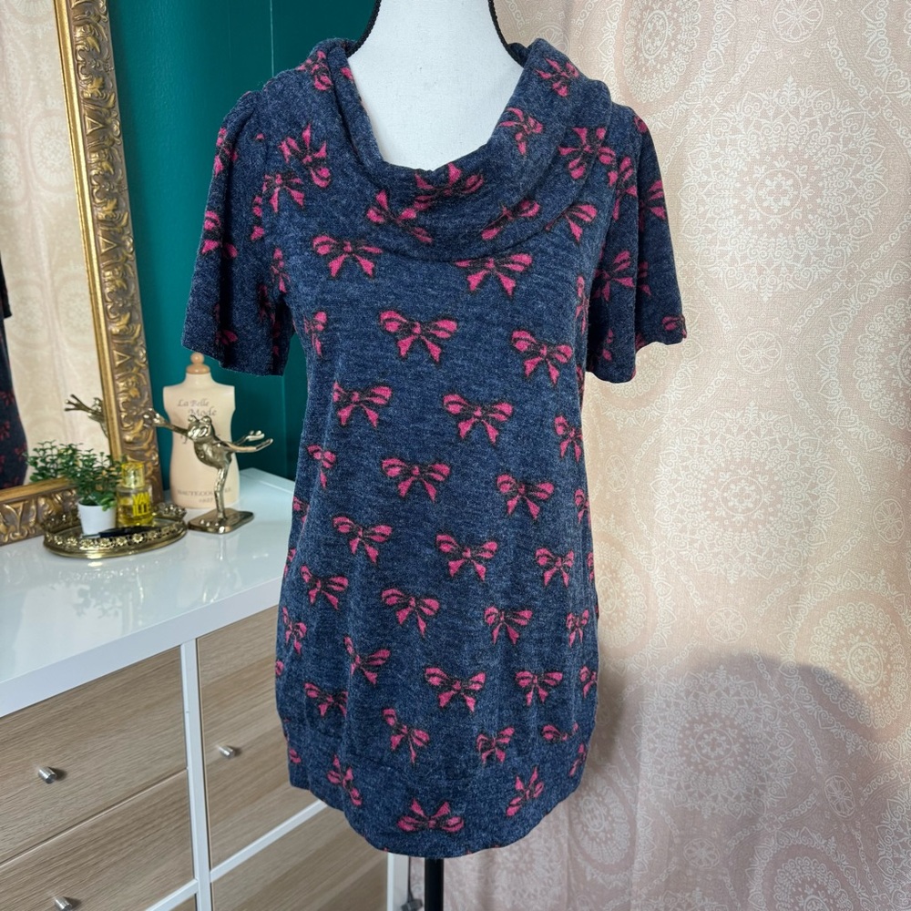 Individuality Xyzzy Navy Short Sleeve Knit Blouse Sweater w/ Pink Bows 
Coquette